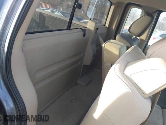 2005 Ford F-150 XL z VIN 1FTRF145X5NB78736, wystawiony jako IAAI lot #41444095 z przebiegiem 179 074 mil mil oraz . Historia ofert i sprzedaży dostępna na DreamBid. Obrazek 8.
