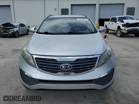 2011 Kia Sportage LX z VIN KNDPB3A20B7062731, wystawiony jako Copart lot #52949695 z przebiegiem 242 639 mil mil oraz Szkoda całkowita • Salvage title. Historia ofert i sprzedaży dostępna na DreamBid. Obrazek 5.