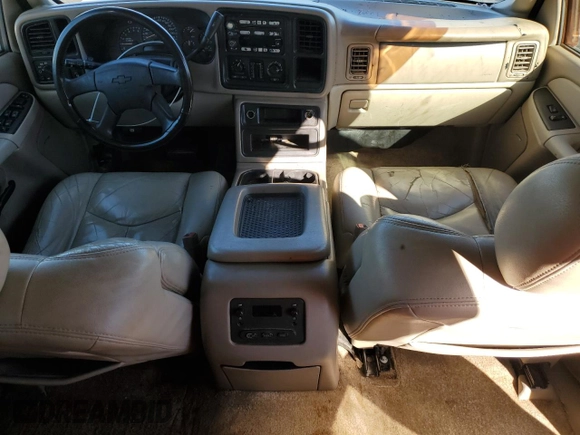 2003 Chevrolet Suburban LT with VIN 1GNEC16Z93J235334, listed as a Copart auction lot 87717995 with 299,627 mi miles and Salvage Title. Bid and sale history available at carsss.com. Image 8.