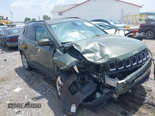 2017 Jeep Compass Latitude z VIN 3C4NJDBB1HT656912, wystawiony jako IAAI lot #42712982 z przebiegiem 176 956 mil mil oraz . Historia ofert i sprzedaży dostępna na DreamBid. Obrazek 1.