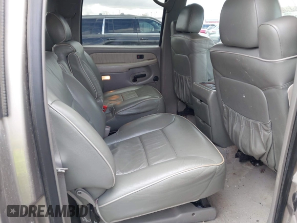 2001 GMC Yukon XL SLE with VIN 3GKFK16T01G280502, listed as a IAAI auction lot 42150712 with 229,093 mi miles. Bid and sale history available at carsss.com. Image 8.