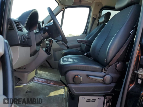 2016 Mercedes-Benz Sprinter with VIN WD4PE7DD8GP197609, listed as a Copart auction lot 77831204 with 102,702 mi miles and Clean Title. Bid and sale history available at DreamBid. Image 7.