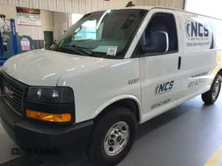 2022 GMC Savana Cargo z VIN 1GTW7AFP2N1140746, wystawiony jako IAAI lot #42515918 z przebiegiem 126 659 mil mil oraz . Historia ofert i sprzedaży dostępna na DreamBid. Obrazek 10.