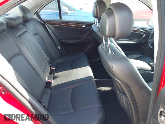 2007 Mercedes-Benz C 280 Luxury z VIN WDBRF92H97F846825, wystawiony jako IAAI lot #42231400 z przebiegiem 137 526 mil mil oraz . Historia ofert i sprzedaży dostępna na DreamBid. Obrazek 8.