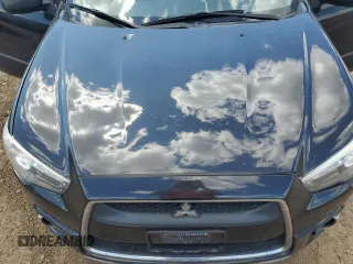 2011 Mitsubishi Outlander SE z VIN JA4AR4AU5BZ002340, wystawiony jako Copart lot #58254175 z przebiegiem 145 287 mil mil oraz Szkoda całkowita • Salvage title. Historia ofert i sprzedaży dostępna na DreamBid. Obrazek 12.