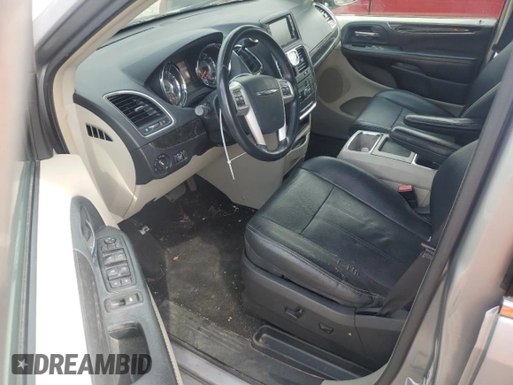 2016 Chrysler Town & Country Touring with VIN 2C4RC1BG4GR282061, listed as a Copart auction lot 68726324 with 139,247 mi miles and Clean Title. Bid and sale history available at DreamBid. Image 8.