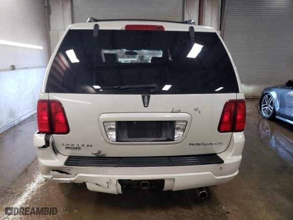 2006 Lincoln Navigator Luxury with VIN 5LMFU28596LJ17750, listed as a Copart auction lot 44047755 with 170,908 mi miles and Salvage Title. Bid and sale history available at carsss.com. Image 6.