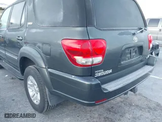 2006 Toyota Sequoia SR5 with VIN 5TDZT34A66S268737, listed as a IAAI auction lot 41748370 with 135,796 mi miles. Bid and sale history available at carsss.com. Image 6.