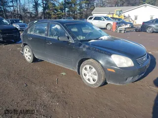 2008 Kia Optima LX with VIN KNAGE123685167925, listed as a IAAI auction lot 41072279 with 168,180 mi miles. Bid and sale history available at carsss.com. Image 1.