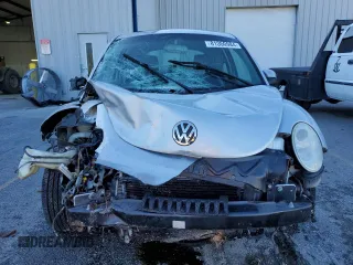 2007 Volkswagen New Beetle Coupe with VIN 3VWRW31C67M504850, listed as a Copart auction lot 81350984 with 121,752 mi miles and Salvage Title. Bid and sale history available at carsss.com. Image 5.