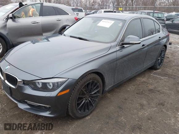 2013 BMW 3 Series 328i xDrive with VIN WBA3B5G50DNS02204, listed as a IAAI auction lot 41522572 with 1 mi miles. Bid and sale history available at carsss.com. Image 17.