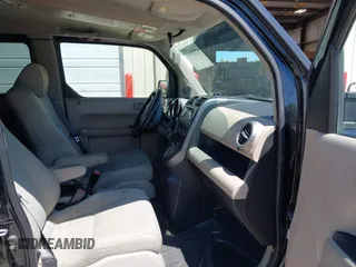 2009 Honda Element EX z VIN 5J6YH18779L000862, wystawiony jako IAAI lot #42330085 z przebiegiem 196 666 mil mil oraz . Historia ofert i sprzedaży dostępna na DreamBid. Obrazek 5.