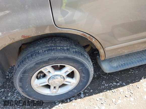 2005 Ford Explorer XLT with VIN 1FMZU73E85ZA17672, listed as a IAAI auction lot 42280036 with 211,536 mi miles and . Bid and sale history available at DreamBid. Image 13.