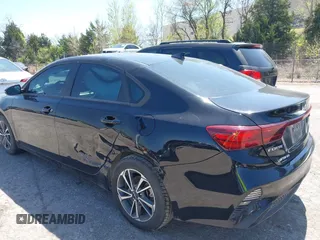 2022 Kia Forte LXS z VIN 3KPF24AD6NE469430, wystawiony jako IAAI lot #41969366 z przebiegiem 100 526 mil mil oraz . Historia ofert i sprzedaży dostępna na DreamBid. Obrazek 3.