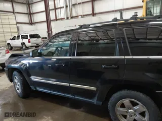 2007 Jeep Grand Cherokee Limited with VIN 1J8HR58287C572544, listed as a IAAI auction lot 41366475 with 231,151 mi miles. Bid and sale history available at carsss.com. Image 14.