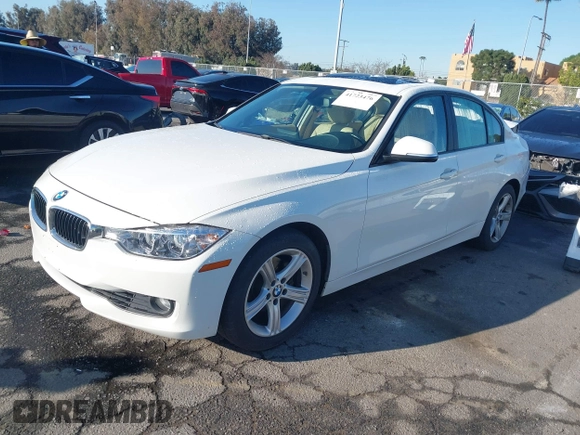 2013 BMW 3 Series 328i z VIN WBA3A5G51DNP22723, wystawiony jako IAAI lot #41723476 z przebiegiem 108 845 mil mil oraz . Historia ofert i sprzedaży dostępna na DreamBid. Obrazek 18.