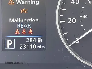 2023 Nissan Sentra S z VIN 3N1AB8BVXPY304722, wystawiony jako IAAI lot #40873711 z przebiegiem 23 110 mil mil oraz . Historia ofert i sprzedaży dostępna na DreamBid. Obrazek 15.