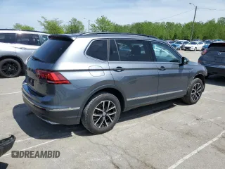 2021 Volkswagen Tiguan SE z VIN 3VV3B7AX7MM118689, wystawiony jako Copart lot #53640205 z przebiegiem 68 737 mil mil oraz Szkody całkowita. Historia ofert i sprzedaży dostępna na DreamBid. Obrazek 3.