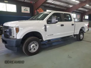 2018 Ford Super Duty F-250 SRW XL with VIN 1FT7W2BT8JEC04114, listed as a Copart auction lot 71341364 with 51,885 mi miles and Salvage Title. Bid and sale history available at carsss.com. Image 1.