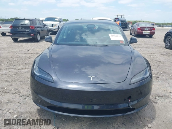 2024 Tesla Model 3 z VIN 5YJ3E1EAXRF754866, wystawiony jako IAAI lot #42082242 z przebiegiem 7 754 mil mil oraz . Historia ofert i sprzedaży dostępna na DreamBid. Obrazek 13.
