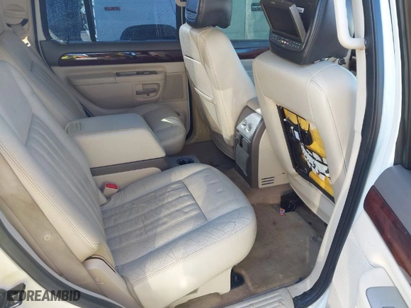 2004 Lincoln Aviator Luxury with VIN 5LMEU68H24ZJ49589, listed as a IAAI auction lot 41608691 with 211,635 mi miles. Bid and sale history available at carsss.com. Image 8.