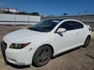 2008 Scion tC Spec z VIN JTKDE167480234496, wystawiony jako Copart lot #50149375 z przebiegiem 157 625 mil mil oraz Szkoda całkowita • Salvage title. Historia ofert i sprzedaży dostępna na DreamBid. Obrazek 1.