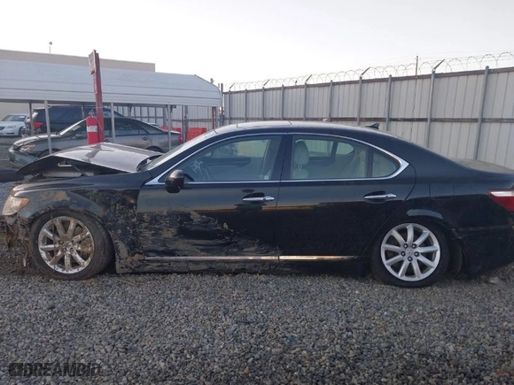 2009 Lexus LS 460 with VIN JTHCL46F395000676, listed as a IAAI auction lot 40936385 with NaN miles. Bid and sale history available at carsss.com. Image 13.