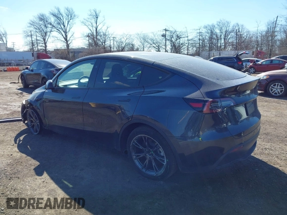 2024 Tesla Model Y Long Range with VIN 7SAYGDEE4RF149457, listed as a IAAI auction lot 41700922 with Not Provided miles. Bid and sale history available at carsss.com. Image 3.