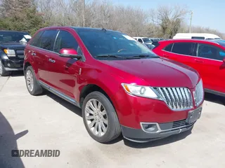 2015 Lincoln MKX z VIN 2LMDJ6JK7FBL21977, wystawiony jako IAAI lot #41813289 z przebiegiem 241 099 mil mil oraz . Historia ofert i sprzedaży dostępna na DreamBid. Obrazek 1.