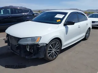 2016 Volkswagen Jetta Sport z VIN 3VWD17AJXGM394402, wystawiony jako IAAI lot #41896331 z przebiegiem 147 771 mil mil oraz . Historia ofert i sprzedaży dostępna na DreamBid. Obrazek 18.