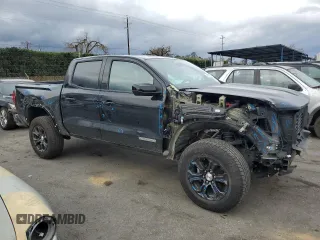 2023 GMC Canyon 2WD Elevation with VIN 1GTP5BEK8P1195517, listed as a Copart auction lot 43479755 with 21,633 mi miles and Salvage Title. Bid and sale history available at DreamBid. Image 4.