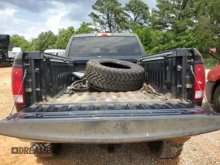 2015 Ram 2500 Tradesman z VIN 3C6UR5CL1FG667486, wystawiony jako Copart lot #57607355 z przebiegiem 43 716 mil mil oraz Szkoda całkowita • Salvage title. Historia ofert i sprzedaży dostępna na DreamBid. Obrazek 10.