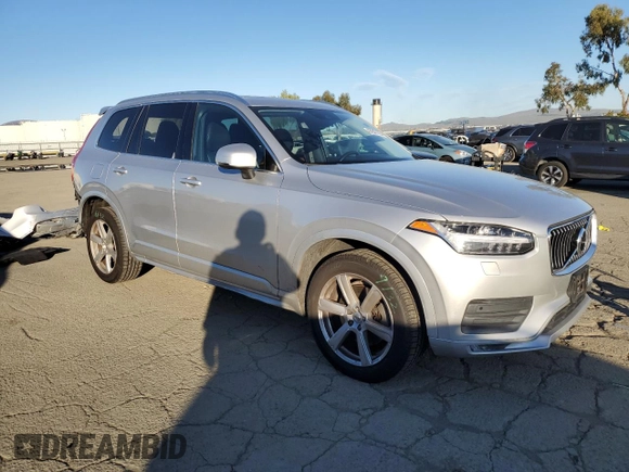 2021 Volvo XC90 Momentum with VIN YV4A221K6M1712505, listed as a Copart auction lot 87847165 with 85,095 mi miles and Salvage Title. Bid and sale history available at carsss.com. Image 4.