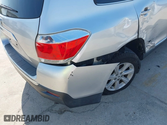 2013 Toyota Highlander with VIN 5TDZA3EHXDS031859, listed as a IAAI auction lot 41930139 with 140,920 mi miles and . Bid and sale history available at DreamBid. Image 6.