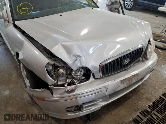 2005 Hyundai Sonata GL with VIN KMHWF25H05A169449, listed as a Copart auction lot 40015383 with 171,927 mi miles and Non Repairable. Bid and sale history available at carsss.com. Image 9.
