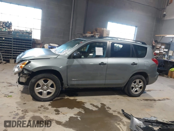2007 Toyota RAV4 with VIN JTMBD33V776024633, listed as a IAAI auction lot 41498252 with 101,607 mi miles. Bid and sale history available at carsss.com. Image 14.