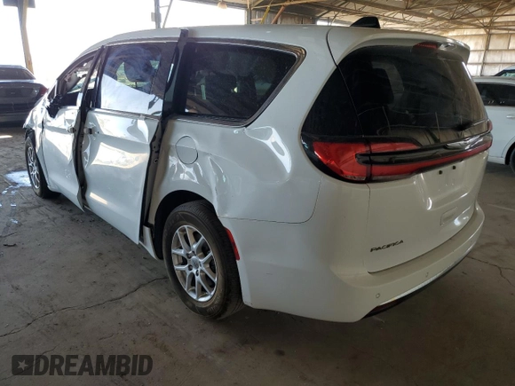 2023 Chrysler Pacifica Touring L z VIN 2C4RC1BG5PR532391, wystawiony jako Copart lot #52255425 z przebiegiem 49 069 mil mil oraz Nie do naprawy • Non repairable. Historia ofert i sprzedaży dostępna na DreamBid. Obrazek 2.