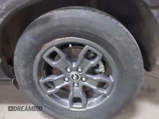 2024 Ford Bronco Sport Big Bend z VIN 3FMCR9B6XRRE82851, wystawiony jako IAAI lot #41999432 z przebiegiem 26 825 mil mil oraz . Historia ofert i sprzedaży dostępna na DreamBid. Obrazek 21.
