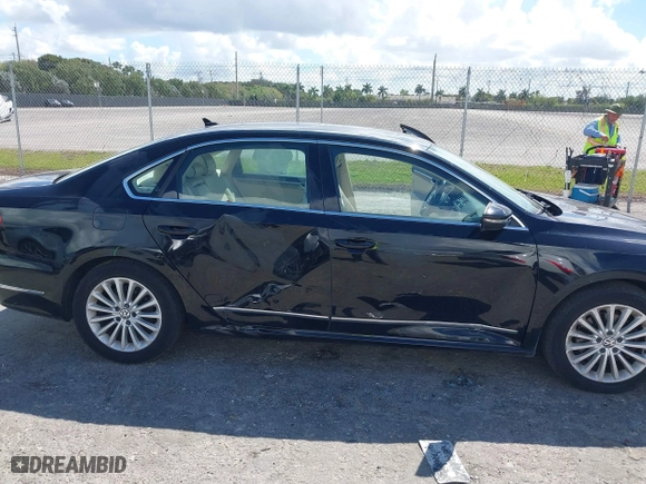 2016 Volkswagen Passat 1.8T SE w/Technology with VIN 1VWBS7A35GC047180, listed as a IAAI auction lot 41650618 with 42,491 mi miles. Bid and sale history available at carsss.com. Image 6.