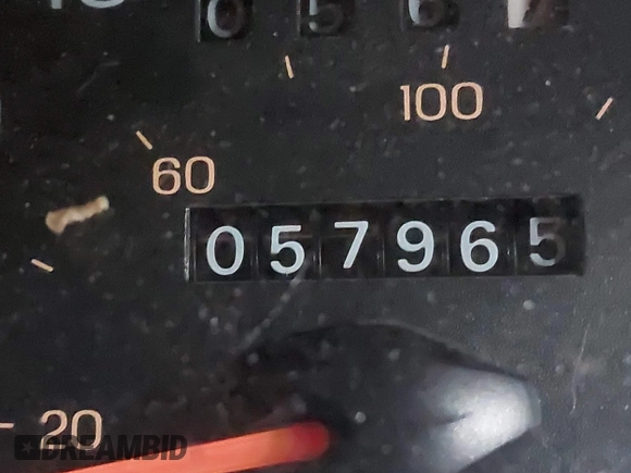 1996 Ford Taurus GL z VIN 1FALP52U5TG110582, wystawiony jako IAAI lot #40858639 z przebiegiem 57 965 mil mil oraz . Historia ofert i sprzedaży dostępna na DreamBid. Obrazek 15.