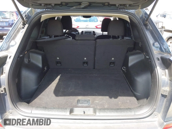 2020 Jeep Cherokee Latitude с VIN 1C4PJLCB7LD645140, выставлен на аукционе IAAI как лот 42330707 с пробегом 93 808 миль миль и . История ставок и продаж доступна на DreamBid. Изображение 17.