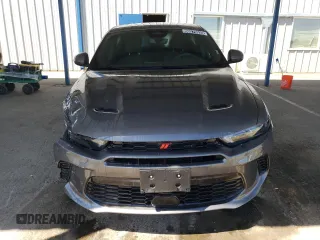 2024 Dodge Hornet R/T z VIN ZACPDFCW3R3A30467, wystawiony jako Copart lot #56575535 z przebiegiem 14 861 mil mil oraz Szkoda całkowita • Salvage title. Historia ofert i sprzedaży dostępna na DreamBid. Obrazek 5.