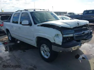2005 Chevrolet Avalanche LS with VIN 3GNEC12Z45G252651, listed as a IAAI auction lot 40645577 with 226,059 mi miles. Bid and sale history available at carsss.com. Image 1.