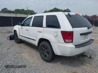 2008 Jeep Grand Cherokee Laredo with VIN 1J8GS48K88C113512, listed as a IAAI auction lot 42093765 with 251,406 mi miles. Bid and sale history available at carsss.com. Image 3.
