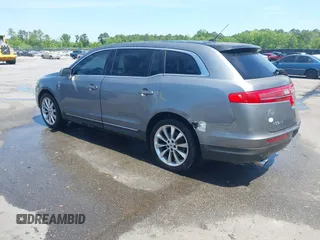 2010 Lincoln MKT EcoBoost with VIN 2LMHJ5AT7ABJ25423, listed as a IAAI auction lot 42048594 with 211,204 mi miles and . Bid and sale history available at DreamBid. Image 3.