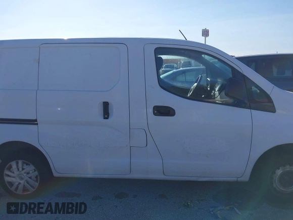 2018 Nissan NV200 SV z VIN 3N6CM0KN2JK695468, wystawiony jako IAAI lot #41782357 z przebiegiem 95 087 mil mil oraz . Historia ofert i sprzedaży dostępna na DreamBid. Obrazek 13.