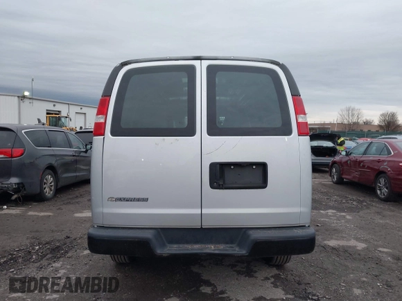 2018 Chevrolet Express Cargo Van with VIN 1GCWGAFG4J1272563, listed as a IAAI auction lot 41107558 with 1 mi miles. Bid and sale history available at carsss.com. Image 15.