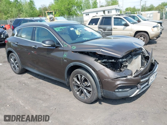2018 Infiniti QX30 Premium z VIN SJKCH5CR0JA051889, wystawiony jako IAAI lot #42234392 z przebiegiem 104 095 mil mil oraz . Historia ofert i sprzedaży dostępna na DreamBid. Obrazek 1.