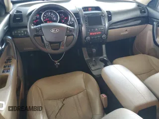 2012 Kia Sorento EX с VIN 5XYKU4A64CG261606, выставлен на аукционе Copart как лот 60863835 с пробегом 196 380 миль миль и Списание • Salvage title. История ставок и продаж доступна на DreamBid. Изображение 8.