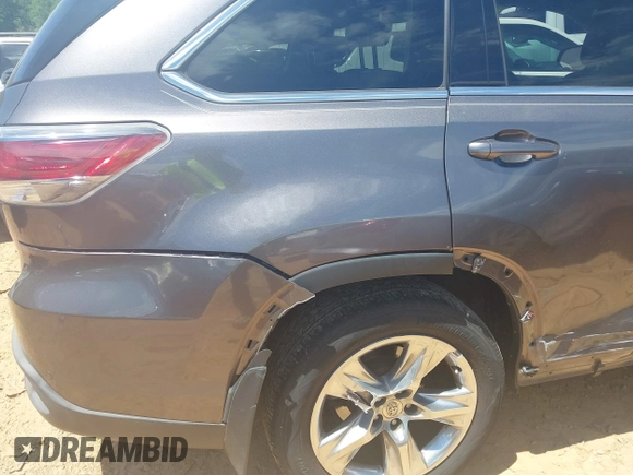 2015 Toyota Highlander Limited with VIN 5TDDKRFH0FS164173, listed as a IAAI auction lot 42323600 with 210,614 mi miles and . Bid and sale history available at DreamBid. Image 17.